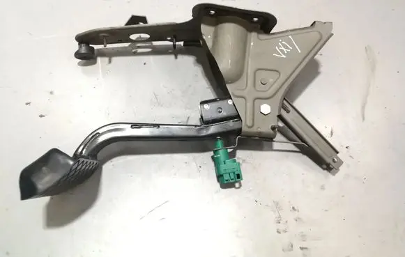 Volkswagen Multivan T5 Brake pedal 7H1723057B