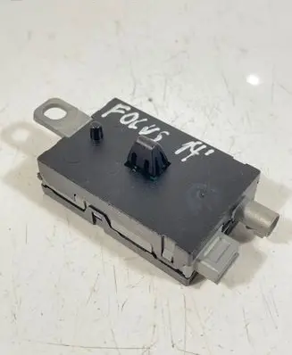 Ford Focus Aerial antenna amplifier 7CP118C847CA 20121204 P30761696
