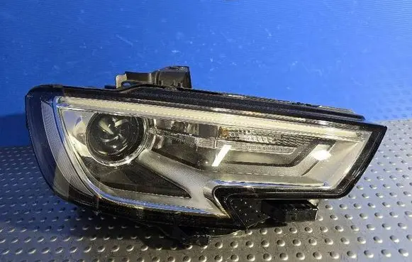 Audi A3 S3 8V Headlight/headlamp 8V0941006E