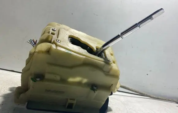 Mercedes-Benz E W212 Gear shifter/selector A2042678124