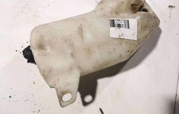 Windshield washer fluid reservoir/tank