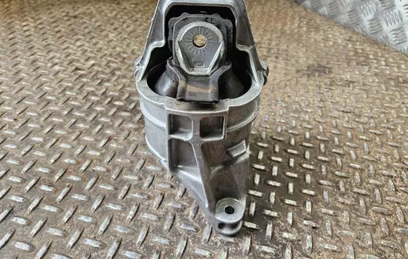 Audi A5 Engine mount bracket 8B3199371AN