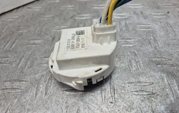Mazda 3 III Heater blower motor/fan resistor H7651BHS300 H7651BHS3 BHS300