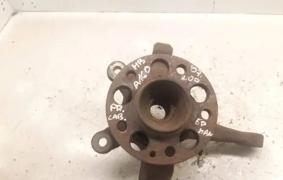 Mercedes-Benz A W169 Front wheel hub spindle knuckle
