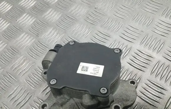 Skoda Fabia Mk2 (5J) Vacuum pump 03L145207