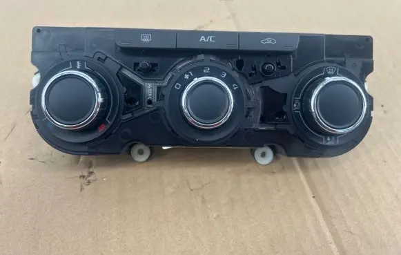 Skoda Yeti (5L) Climate control unit 3T0820047AK 5HB00975270 789843