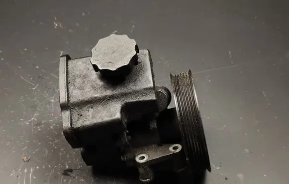Mercedes-Benz Sprinter W901 W902 W903 W904 Power steering pump 0024667501 6112300115