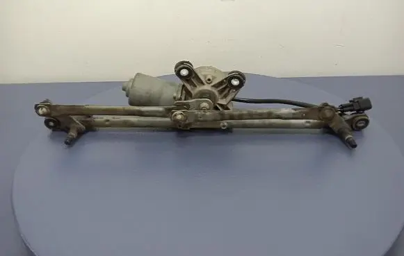 Chevrolet Captiva Front wiper linkage and motor