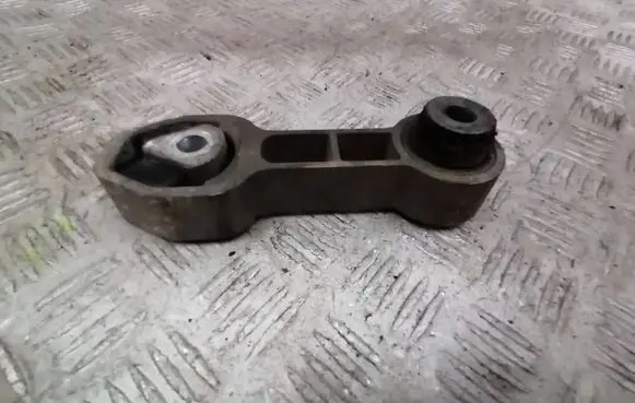 Engine mount bracket