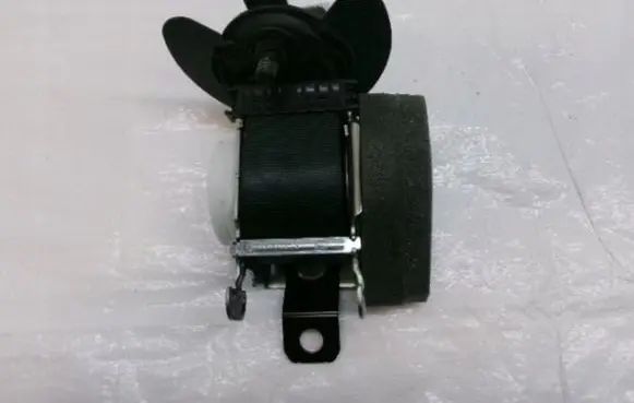 Peugeot 5008 II Middle seatbelt (rear) 