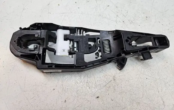 Citroen C5 Aircross Front door exterior handle/bracket 9686433680