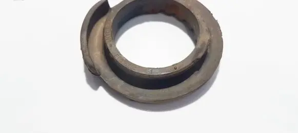Audi A4 S4 B5 8D Front coil spring rubber mount 333512149b el05884