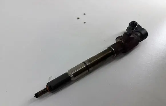 Audi A1 Fuel injector 03L130277B