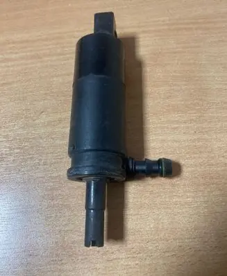 Audi TT Mk1 Headlight washer pump 1J0955681 1205