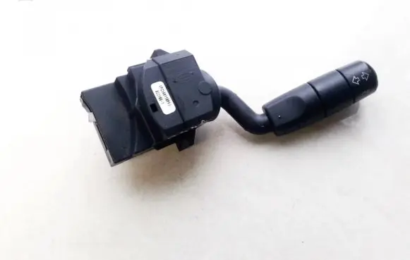 Land Rover Discovery 3 - LR3 Indicator stalk xpc500110pvj