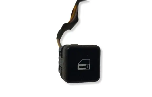 BMW 5 E39 Central locking switch button 8360828
