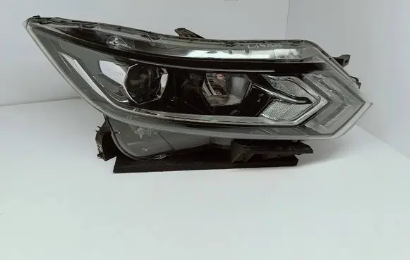 Nissan Qashqai Headlight/headlamp 10019009 L1988