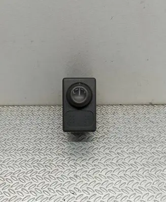 Nissan X-Trail T30 Wing mirror switch
