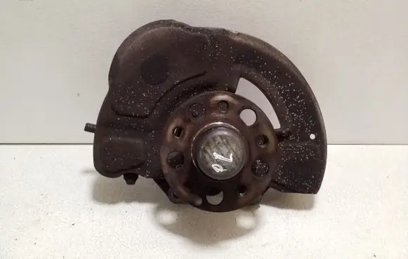 Mercedes-Benz CLS C218 X218 Front wheel hub 2183307900