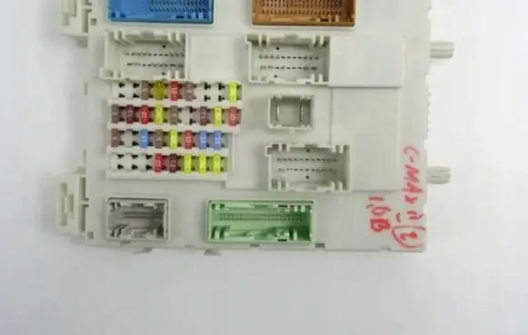 Ford C-MAX II Fuse box set BV6N14A073DP 00006529 51945L35N