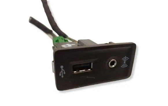 Volkswagen Golf VII USB socket connector 5G0035222E 416009299432 096410018191