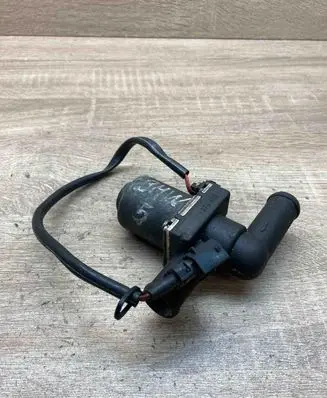 BMW 5 E34 Coolant heater control valve 1379468 1147412026