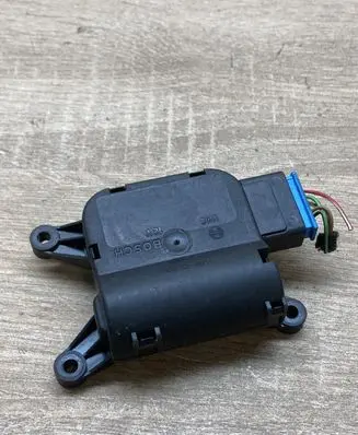 Audi A6 S6 C6 4F Air flap motor/actuator 4F0820511 0132801358