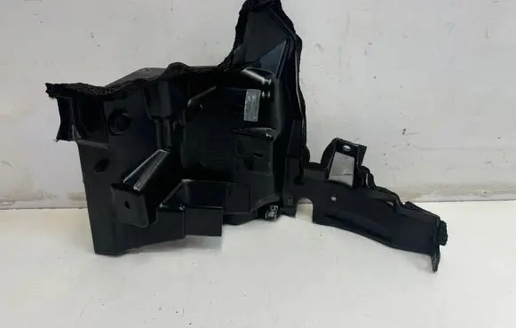 Land Rover Discovery 5 Other engine bay part HPLA6D058AH