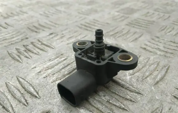 Mercedes-Benz C W204 Air pressure sensor A0071530028