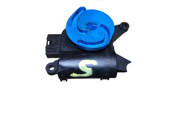 Audi A4 S4 B6 8E 8H Air flap motor/actuator 0132801322 8E1820511F 666210JA