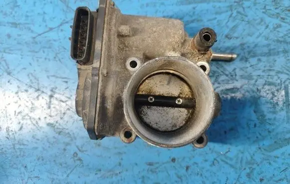 Toyota Prius (XW30) Throttle body valve 2203037060