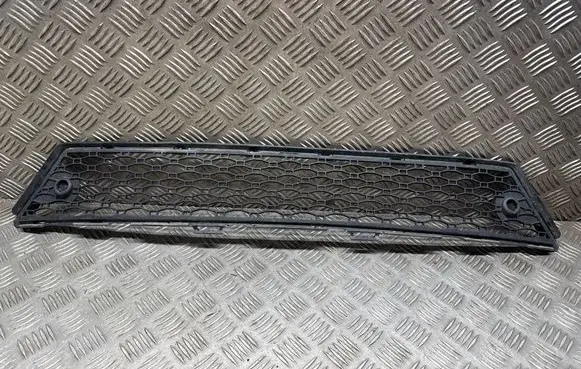 Volvo XC70 Front bumper lower grill 30744523