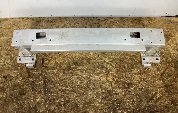 Land Rover Defender Front bumper cross member L8B210005