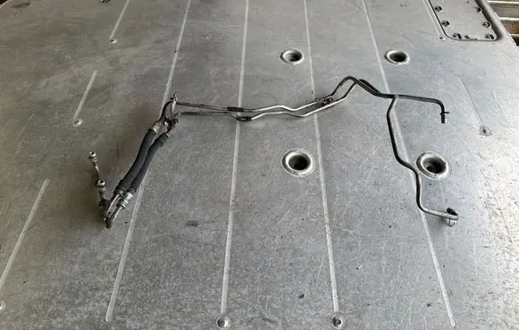Mercedes-Benz E A207 Gearbox oil cooler pipe/hose A6511803030