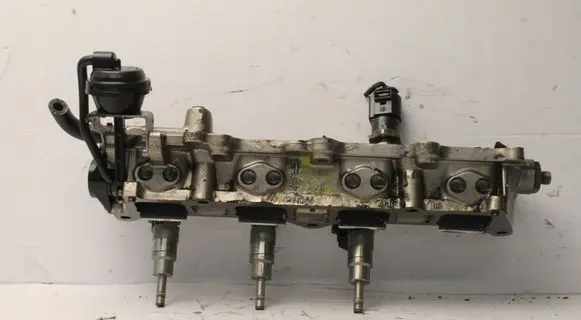Volkswagen Golf VI Fuel main line pipe