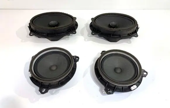 Toyota Avensis T270 Audio system kit