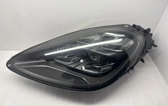 Porsche Cayenne (9Y0 9Y3) Headlight/headlamp 9Y0941035J 9EV00144701 1E2296