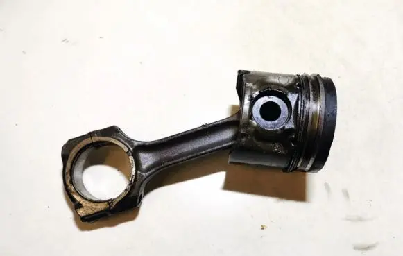 Peugeot 607 Piston with connecting rod