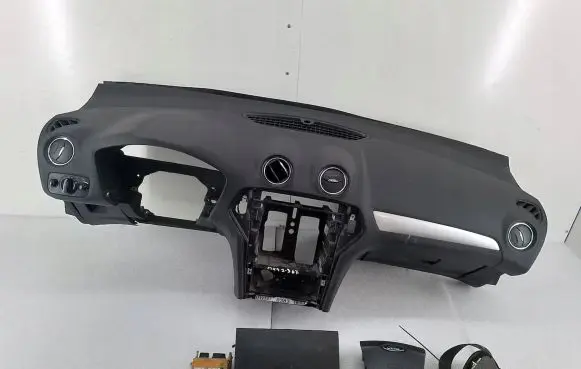 Ford Mondeo MK IV Dashboard