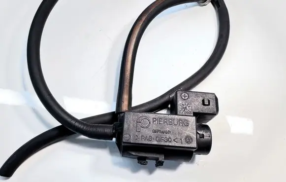 BMW 5 E60 E61 Turbo solenoid valve 1742712 72234100 07T351