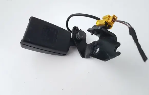 Mercedes-Benz E A207 Rear seatbelt buckle A2048600969