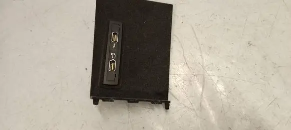 Mercedes-Benz GLE (W166 - C292) USB socket connector A1728202000