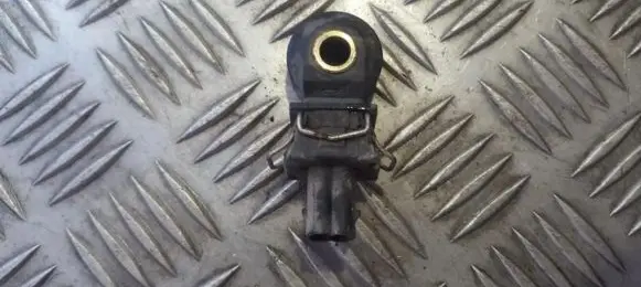 Audi A4 S4 B5 8D Detonation knock sensor 030905377a 0261231045