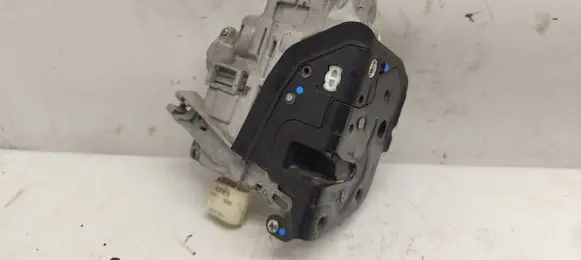 Audi A6 S6 C6 4F Front door lock 4F1837016