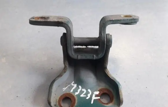 Mazda 323 F Front door upper hinge