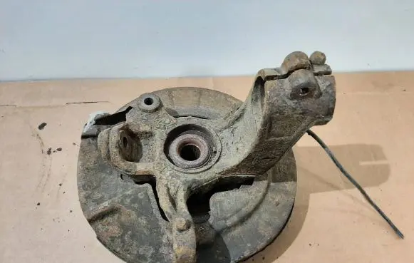 Volvo V60 Front wheel hub spindle knuckle