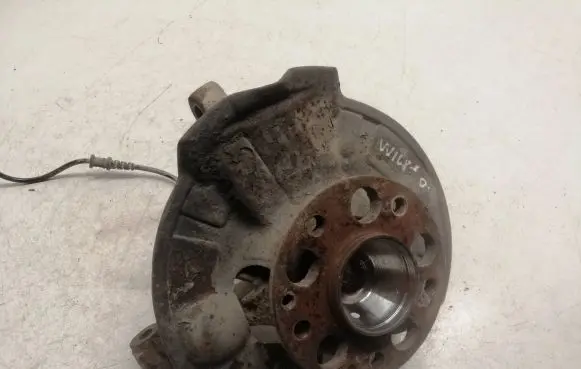 Front wheel hub spindle knuckle