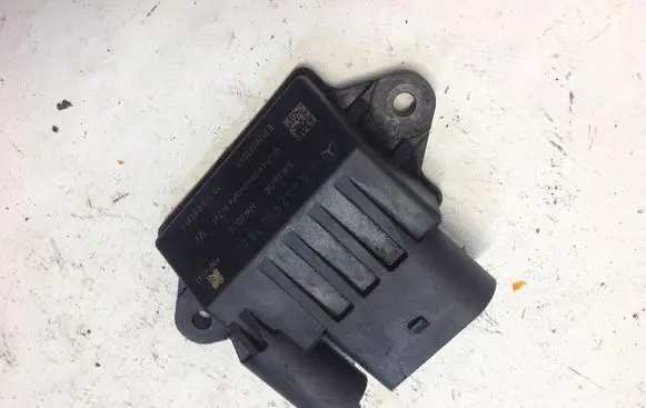Mercedes-Benz R W251 Glow plug pre-heat relay A6429007801