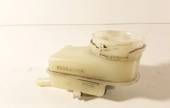 Honda Civic Brake fluid reservoir 