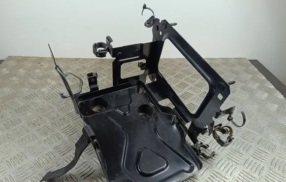 Jeep Renegade Battery tray 